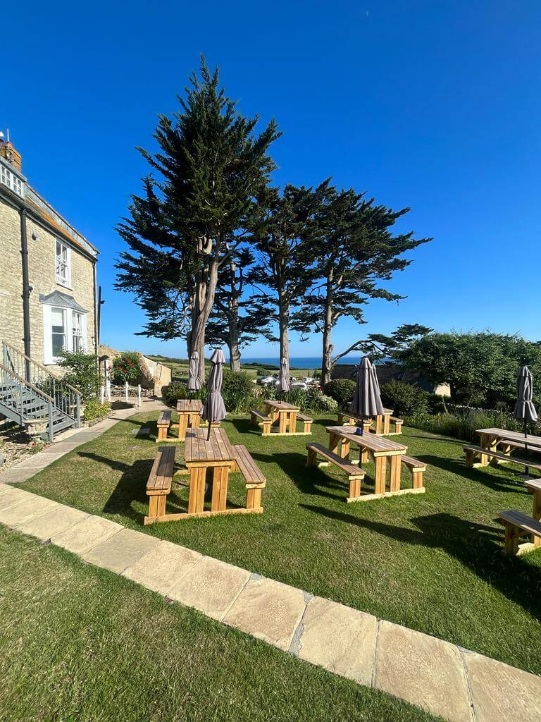outside inn